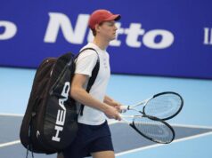Atp Finals, marea arancione per Sinner: il pubblico ‘abbraccia’ Jannik prima dell’esordio a Torino