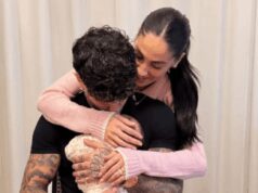 De Lellis e Tony Effe festeggiano il primo mese di Priscilla, poi la verità sui ‘ritocchini estetici’