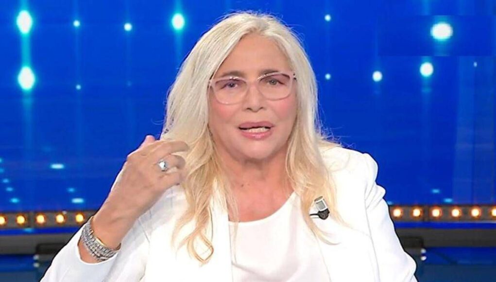 Domenica In, Mara Venier si opera: “Dopo la trasmissione, intervento per maculopatia”