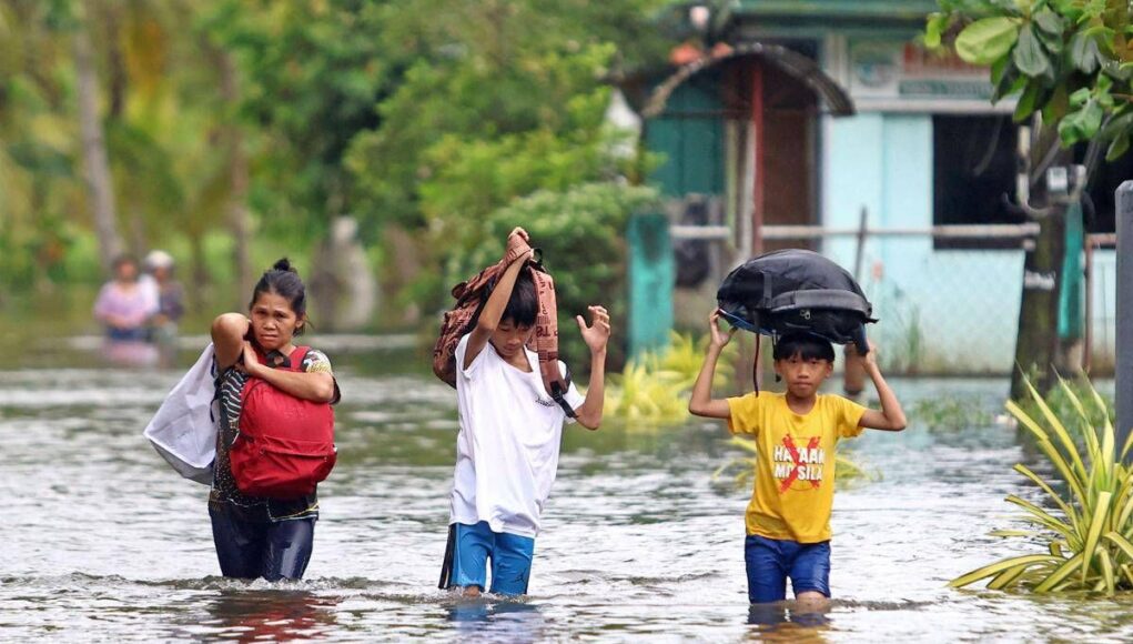 Filippine, arriva super tifone Fung-wong: quasi un milione di evacuati