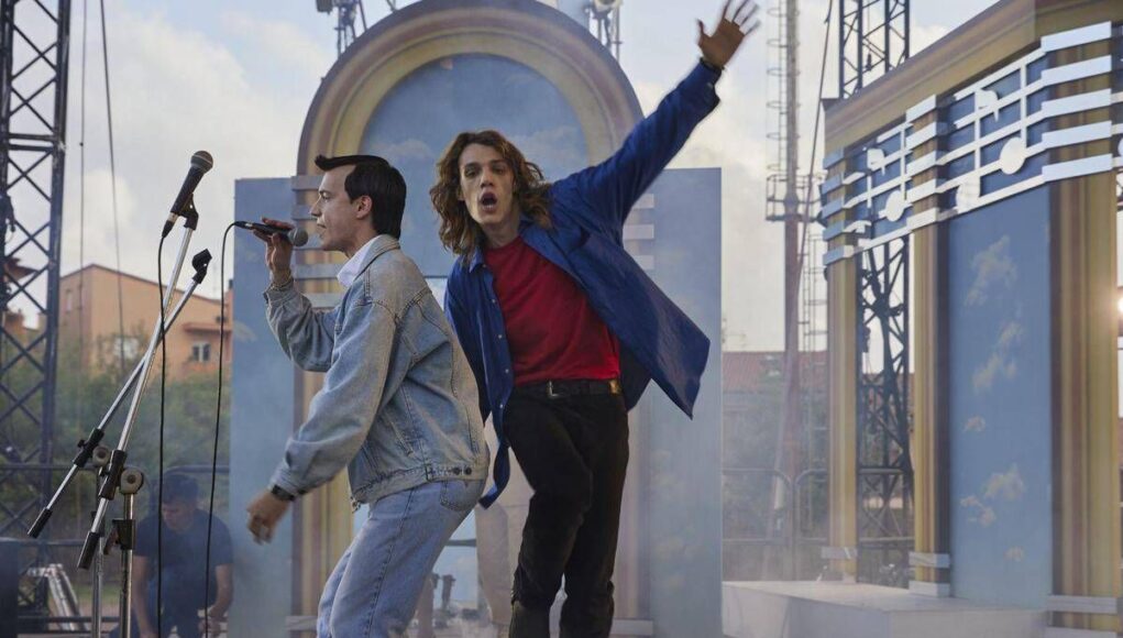 Hanno ucciso l’uomo ragno, stasera la serie tv sugli 883 in chiaro