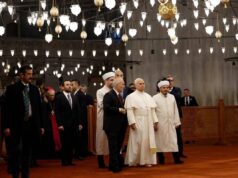 Il Papa alla Moschea Blu di Istanbul