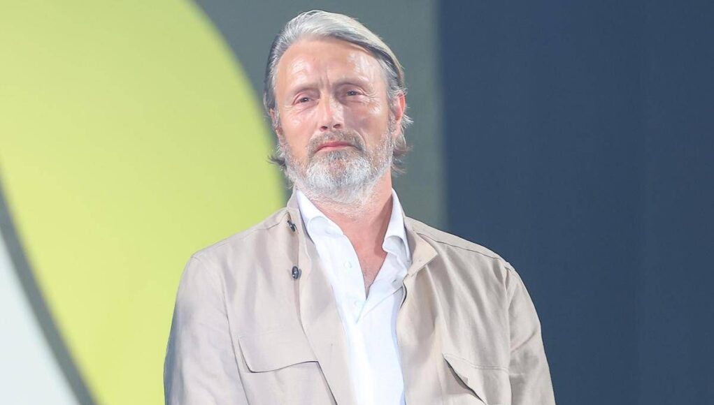 Mads Mikkelsen compie 60 anni, l’attore danese che ha conquistato Hollywood