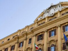 Manovra, centrodestra punta a ‘emendamenti bandiera’: si tratta sull’oro