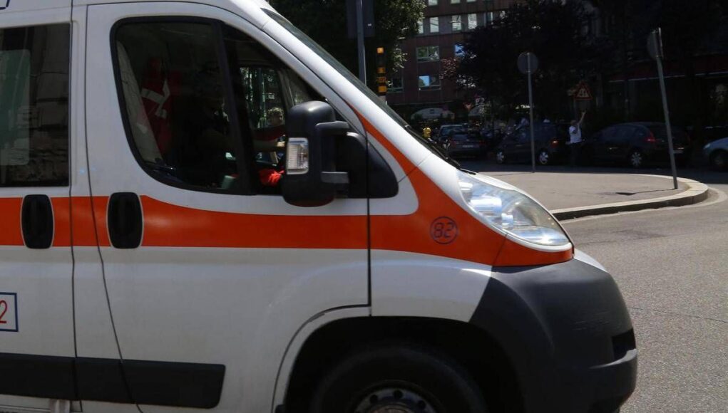 Operaio 38enne muore a Taranto, colpito da un palo mentre era a lavoro in un cimitero