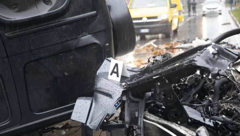 Scontro mortale suv-auto a Milano, due indagati per omicidio stradale