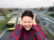 Sei stressato? In arrivo il test delle unghie per misurarlo e il metodo per uscirne