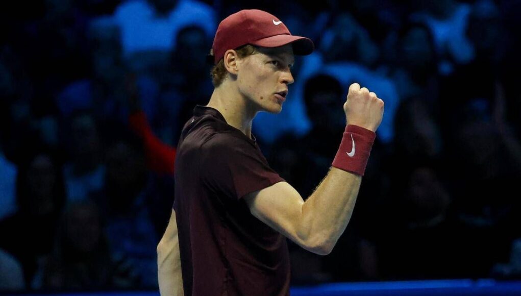 Sinner, vittoria alle Atp Finals con ‘inchino’ a Musetti: “Non c’è stato il livello visto ieri, ma sono contento”