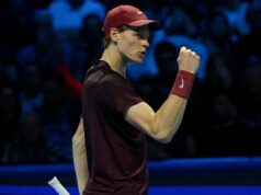 Sinner, vittoria alle Atp Finals con ‘inchino’ a Musetti: “Non c’è stato il livello visto ieri, ma sono contento”