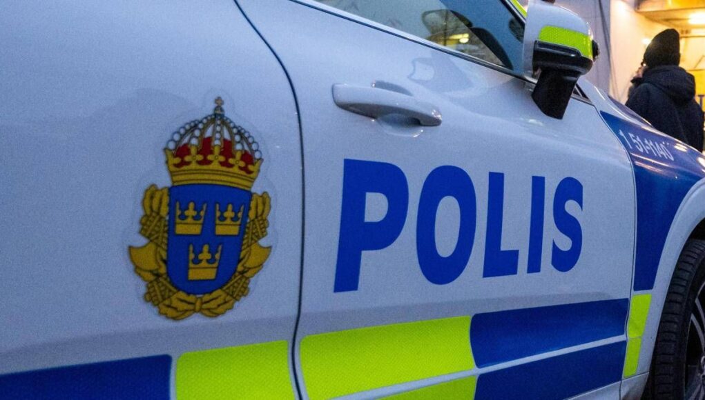 Stoccolma, autobus travolge le persone alla fermata: morti e feriti