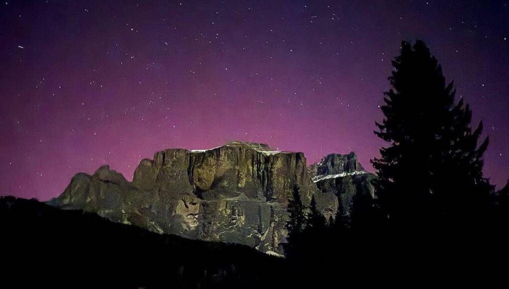 Tempesta geomagnetica ‘cannibale’: l’aurora boreale illumina l’Italia
