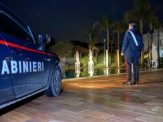 Torino, lite in strada con il compagno: donna si spara