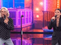 Tu si que vales, Emma canta e Maria De Filippi la imita: la gag esilarante