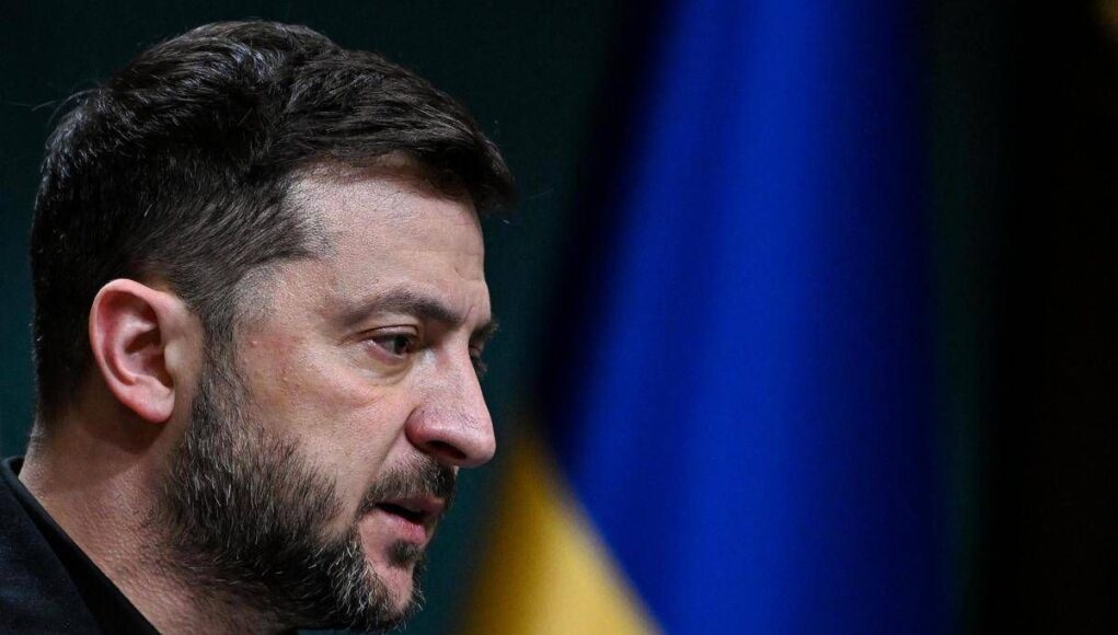 Ucraina, Zelensky pronto per vertice Berlino: “Grande chance per pace”