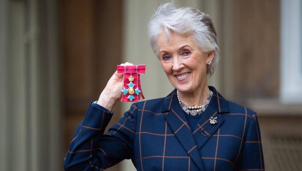 Addio a Joanna Trollope, la regina dei romanzi rosa aveva 82 anni
