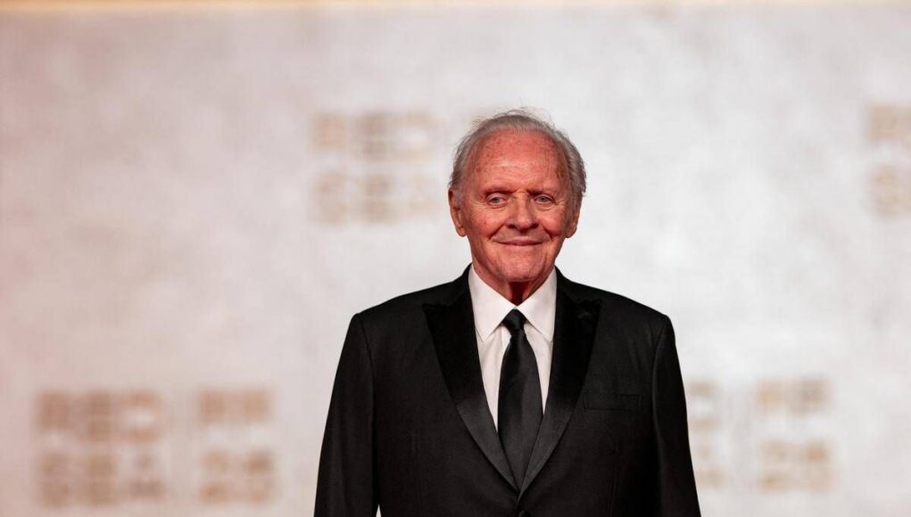 Anthony Hopkins, 50 anni di sobrietà. Il messaggio per chi lotta: “Scegliete la vita”