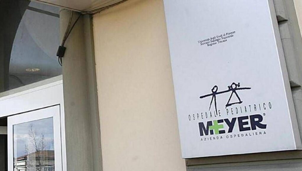 Arezzo, bambino di 10 anni cade dal secondo piano: ricoverato all’ospedale Meyer