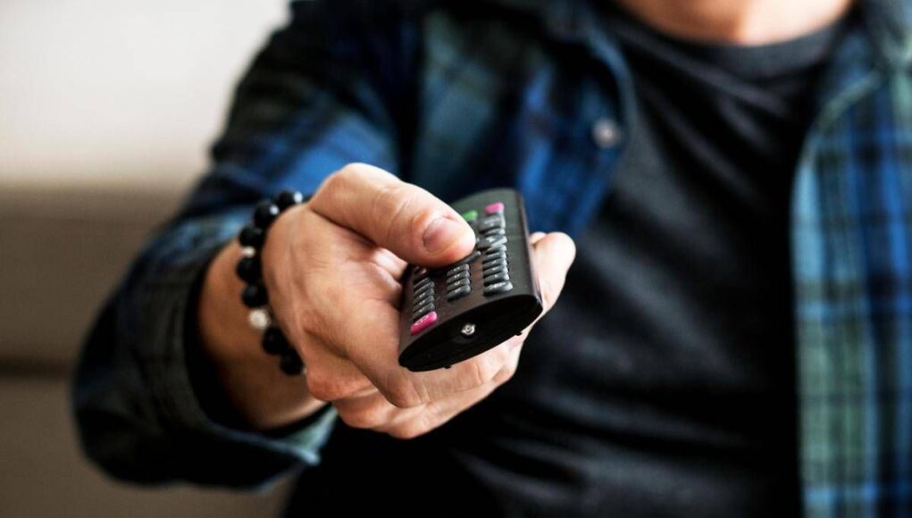 Ascolti tv, ‘The Voice Senior’ vince il prime time. 1 milione e 262mila spettatori per Meloni da Mentana