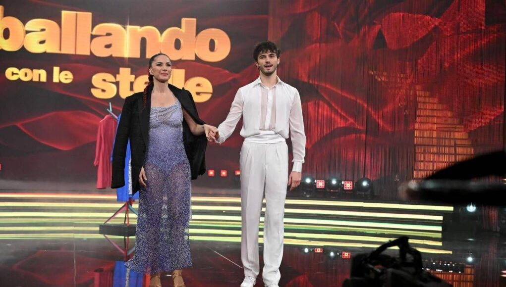 Ballando, Andrea Delogu in ospedale dopo la puntata: “Stavo troppo male”