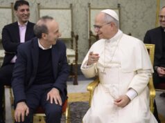Benigni al Tg1, gaffe in diretta: “Ringrazio Papa Francesco…” – Il video