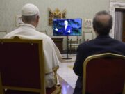 Benigni torna in tv: “San Pietro mio migliore amico, primo follower di Gesù”