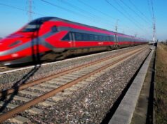 Cadavere sui binari della Roma-Firenze, ritardi fino a 120 minuti e cancellazioni