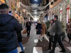 Caro Natale, tra pranzi e addobbi: ecco quanto spenderemo per le feste