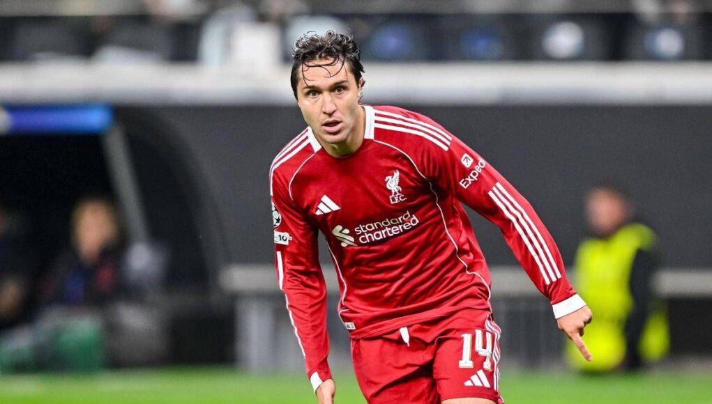 Chiesa salva il Liverpool, la giocata… da difensore