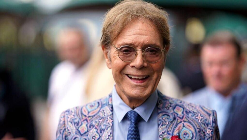 Cliff Richard: “Sono guarito dal cancro alla prostata, sosterrò lo screening nazionale”