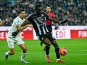 Davis tocca di braccio e segna, il Var convalida il gol: polemiche in Udinese-Lazio