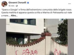 Donzelli pubblica foto scritta su muro: “‘Spara a Giorgia’ a firma Br, non ci fermeremo”