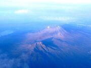 Elicottero in missione di soccorso si schianta sul Kilimangiaro, 5 morti