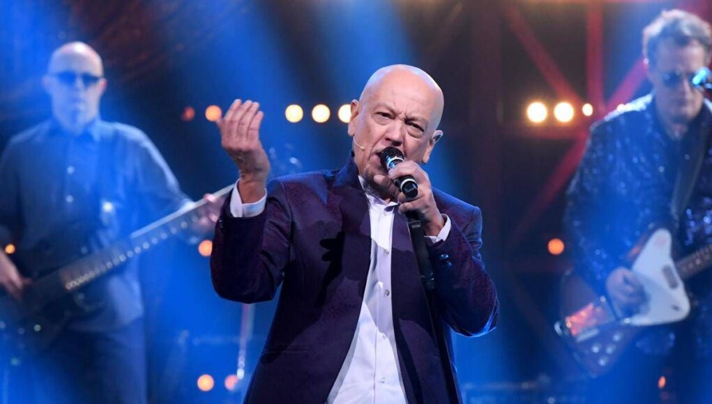 Enrico Ruggeri come sta dopo l’operazione: “Ora inizia il silenzio”