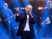 Enrico Ruggeri come sta dopo l’operazione: “Ora inizia il silenzio”