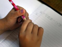 Famiglia nel bosco, ‘buono’ a genitori che scelgono istruzione a casa: la proposta della Lega