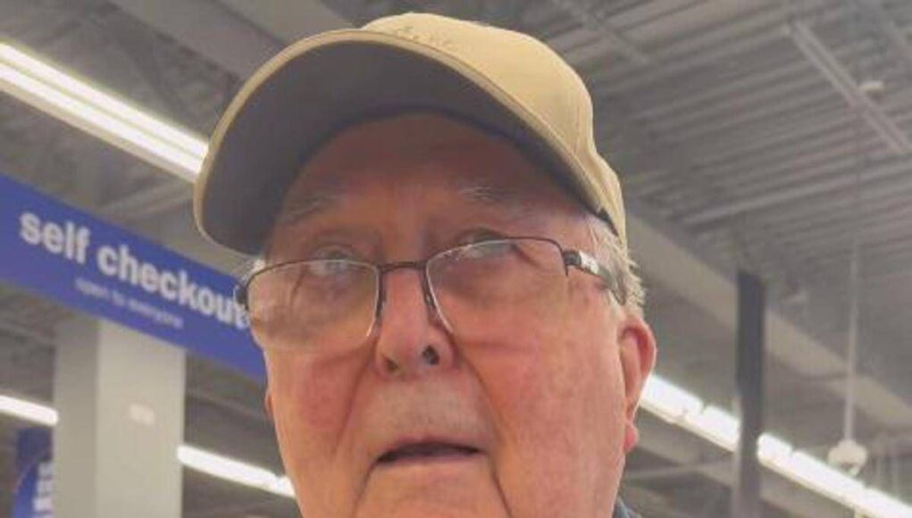 “Ho 88 anni e devo lavorare”, il web gli dona 1 milione e lo manda in pensione