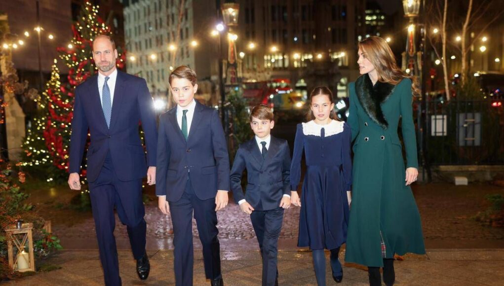 Kate e William condividono una nuova foto di famiglia, lo scatto per gli auguri di Natale