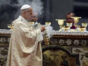 Leone XIV alla messa di Natale: “Come non pensare a Gaza, alle tende esposte al freddo”