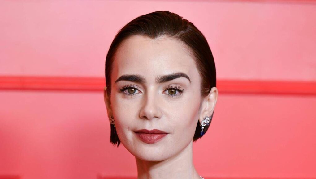 Lily Collins è ‘Emily in Paris’: “L’amore vero? Nella stagione 5 lo trova in sé stessa”