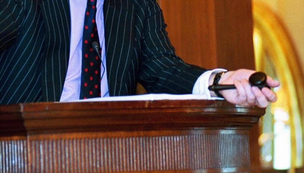 L’uovo Fabergé batte il record, venduto all’asta per 26 milioni di euro