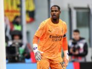 Manata di Maignan a Politano, niente espulsione: polemiche in Napoli-Milan