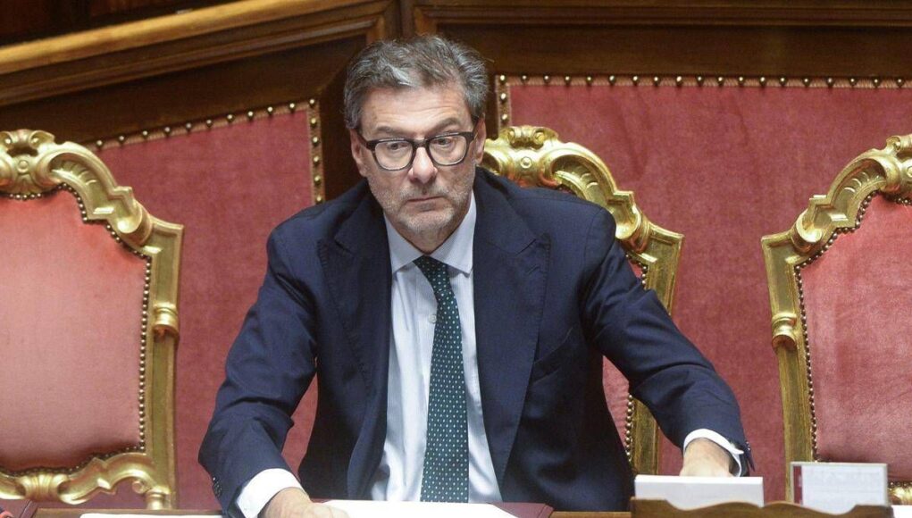 Manovra, oggi il voto finale. Giorgetti: “Pensioni? Vedremo nel 2026”