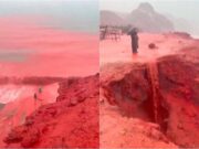 Mare ‘rosso sangue’ in Iran, lo spettacolo sull’isola di Hormuz
