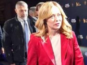 Meloni riceve il premio Thatcher: “Io un soldato al servizio di un’idea”