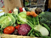 Microbioma alleato contro il mieloma: “Dieta ricca di fibre può frenarlo”