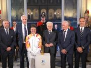 Milano-Cortina, la fiamma olimpica è arrivata in Italia ed è stata consegnata a Mattarella