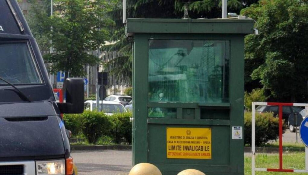 Milano, detenuto evade dal carcere di Opera