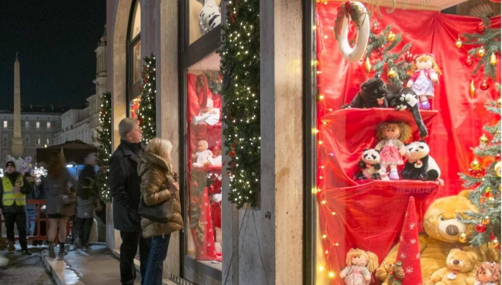 Natale, giochi e dolci sicuri sotto l’albero e nella calza? Occhio alle contraffazioni