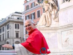 Papa Leone a piazza di Spagna per l’omaggio all’Immacolata: “Si aprano porte di pace”