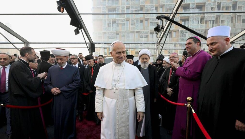 Papa, ultimo giorno in Libano: visita all’ospedale psichiatrico e poi al porto di Beirut